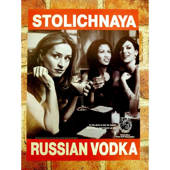 2004 Stolichnaya Print Ad Pretty Women at Tavern Table Russian Vodka Scene - Picture 1 of 6